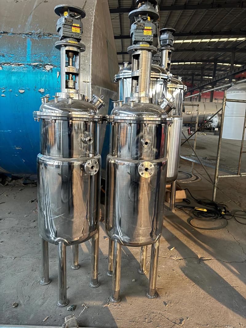 化工储罐选型与全生命周期管理:从材质适配到定制化工程的深度解析